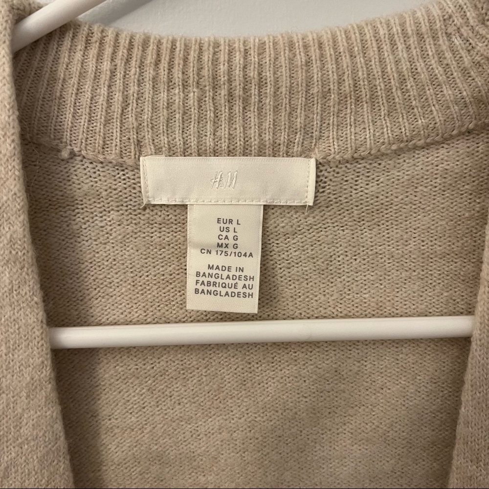 ⚡️SOLD⚡️ H&M Long Cardigan - Picture 6 of 9